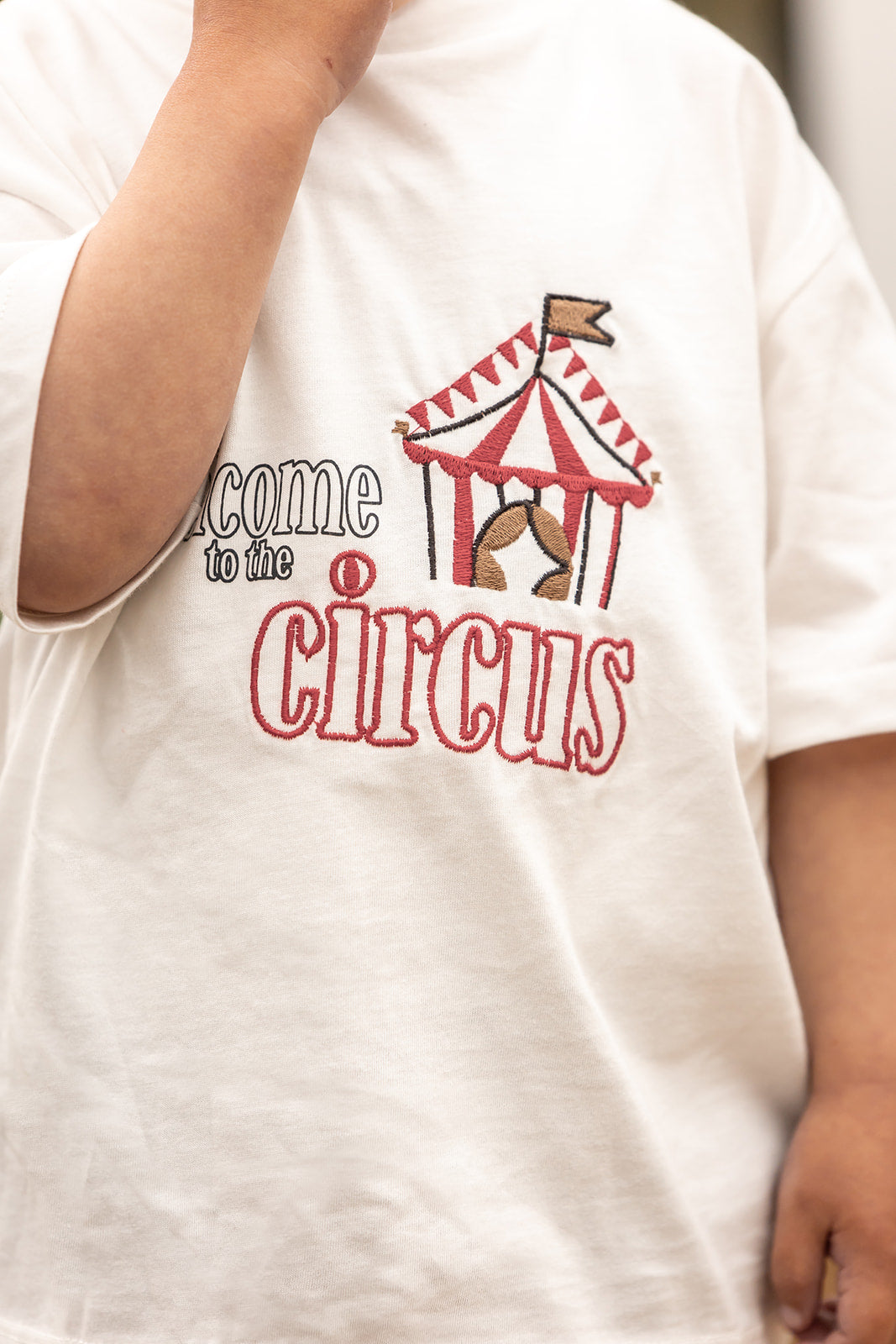 SOMMER CIRCUS T-SHIRT (CLOUD DANCER)