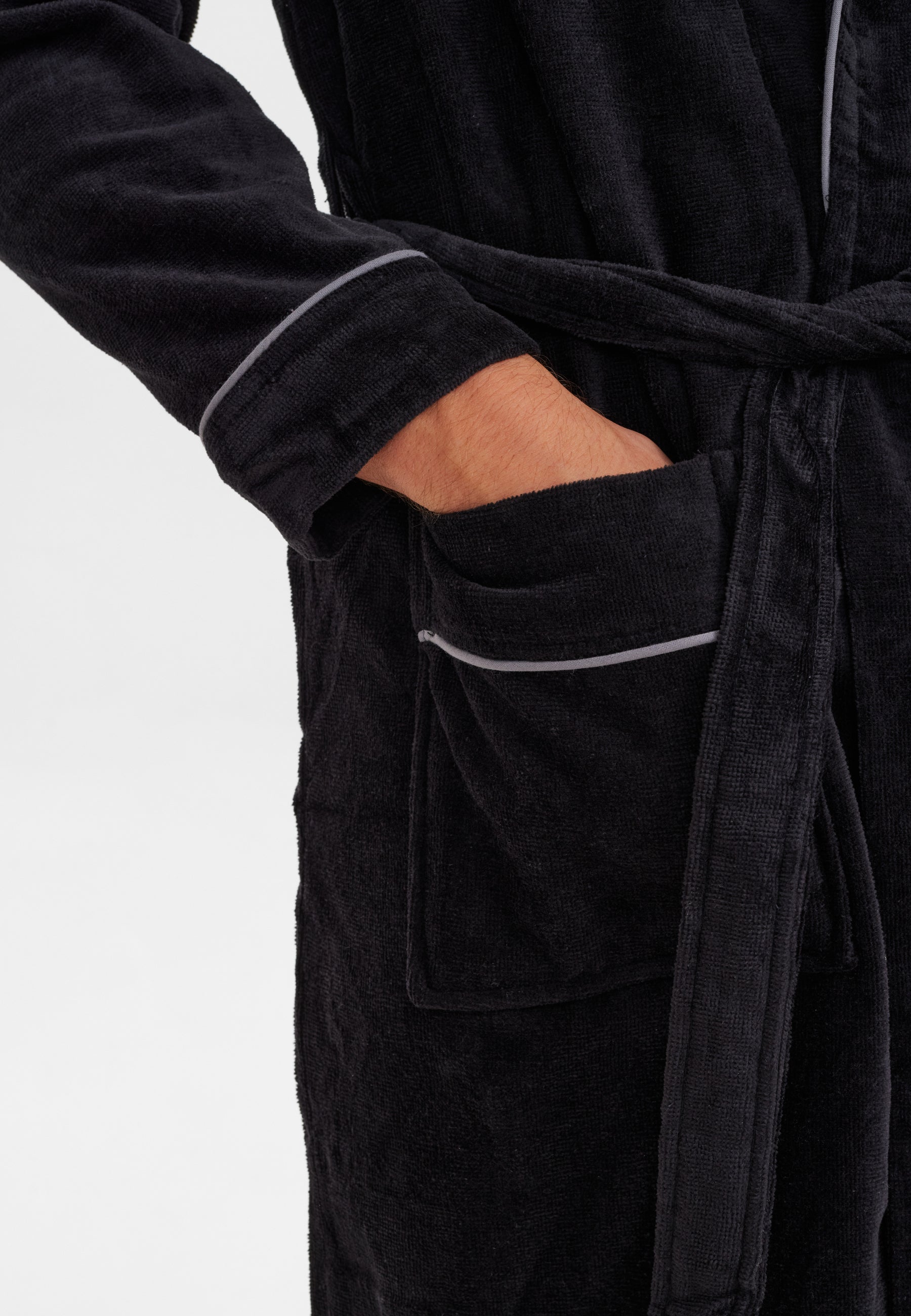 JBS bathrobe. (Black)