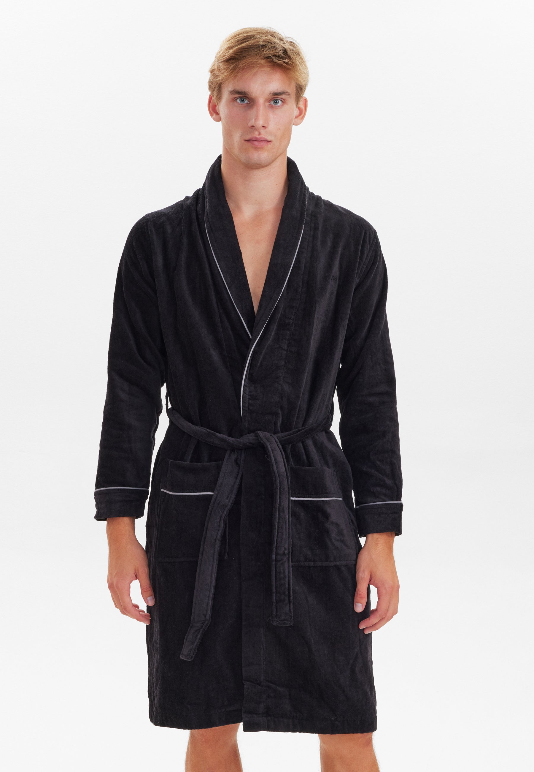 JBS bathrobe. (Black)