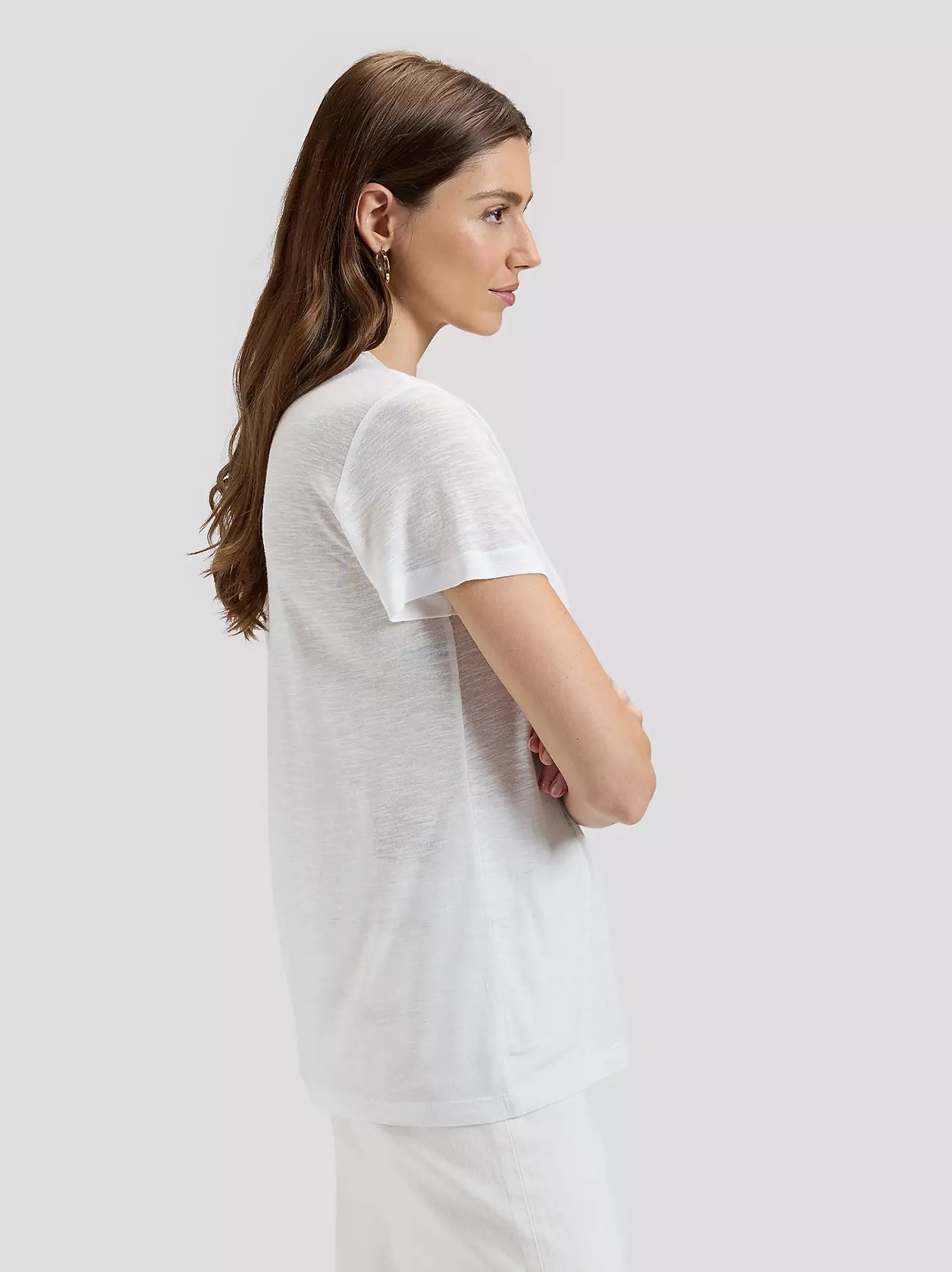 V NECK TEE BRIGHT